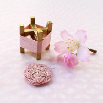 Sakura Mizuhiki Spule und Nadeleinfädler rosa - limitiert -