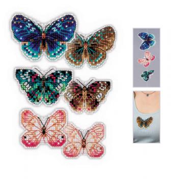 Riolis Stickpackung Soaring Butterflies mit Plastic Canvas