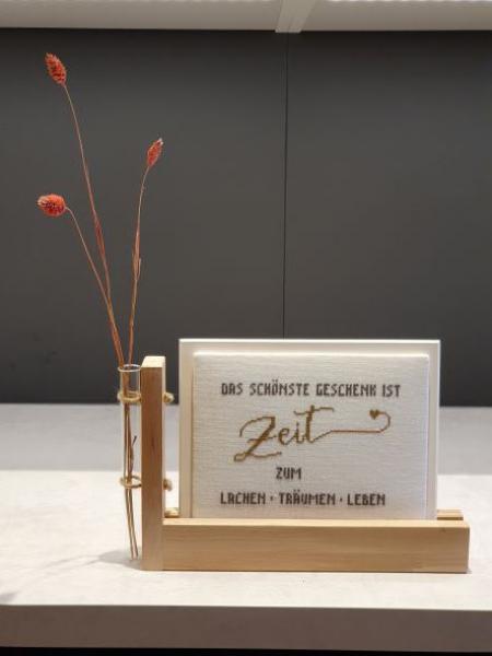 Dästimo - Stickvorlage Das schönste Geschenk mit Holzständer + Reagenzglas